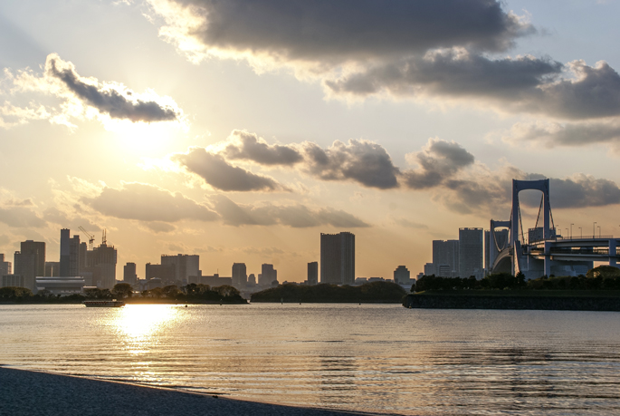 La baie de Tokyo depuis Odaiba Kaihim Koen, Tokyo