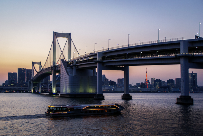 La vue sur la baie de Tokyo depuis le parc métropolitain d’Odaiba