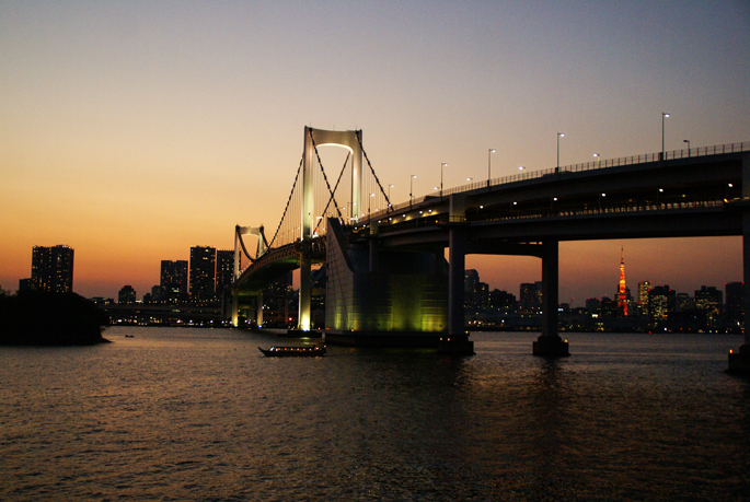 La vue sur la baie de Tokyo depuis le parc métropolitain d’Odaiba